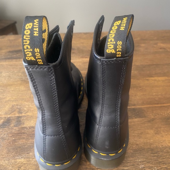 Dr. Marten Women’s Size 8 (39 EU) Original, nearly new - Picture 3 of 5